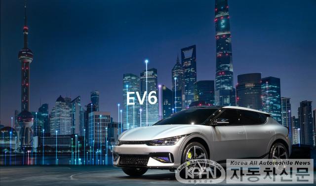 기아, ‘2021 상하이 국제 모터쇼’ 참가 미래 비전과 전략 담은 EV6 공개.jpg
